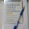 PENGEMBANGAN MODEL KURIKULUM TINGKAT SATUAN PENDIDIKAN (KTSP)